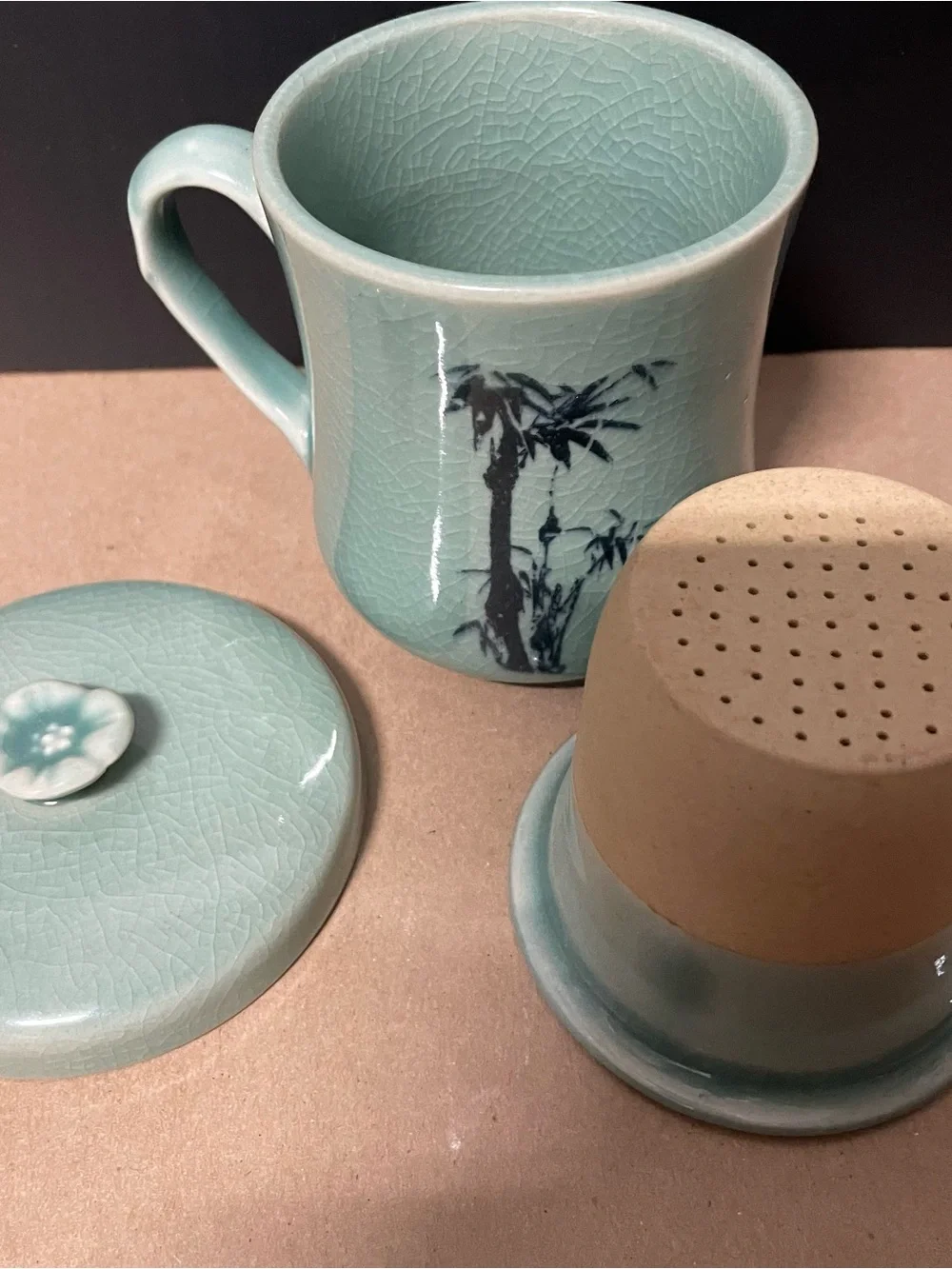 Celadon Green Lidded Tea Mug with Bamboo Motif